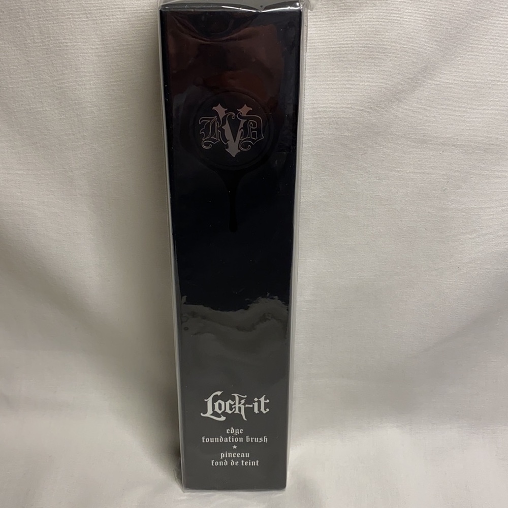 KVD Lock-it Foundation Brush